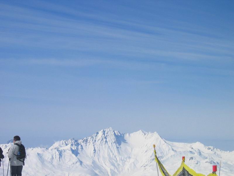 Vue sur les Alpes depuis le pic de l&#039;Aiguille Rouge (3226m)